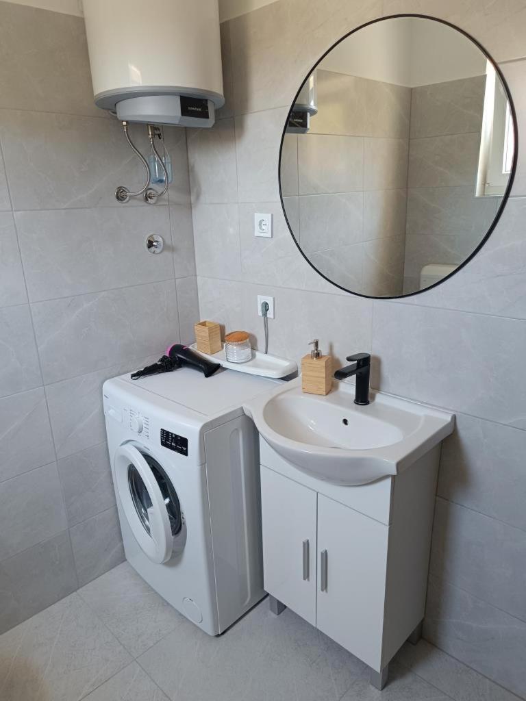 Apartment Dragana, Jezera, Island Murter Exterior foto