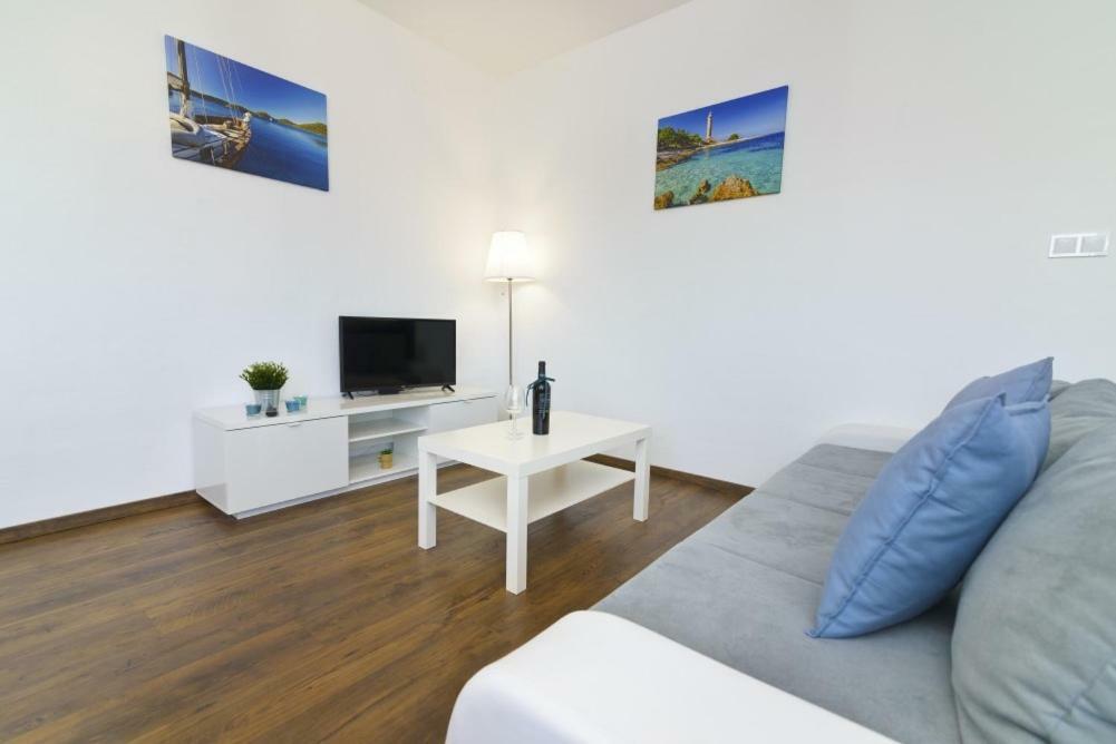 Apartment Dragana, Jezera, Island Murter Exterior foto