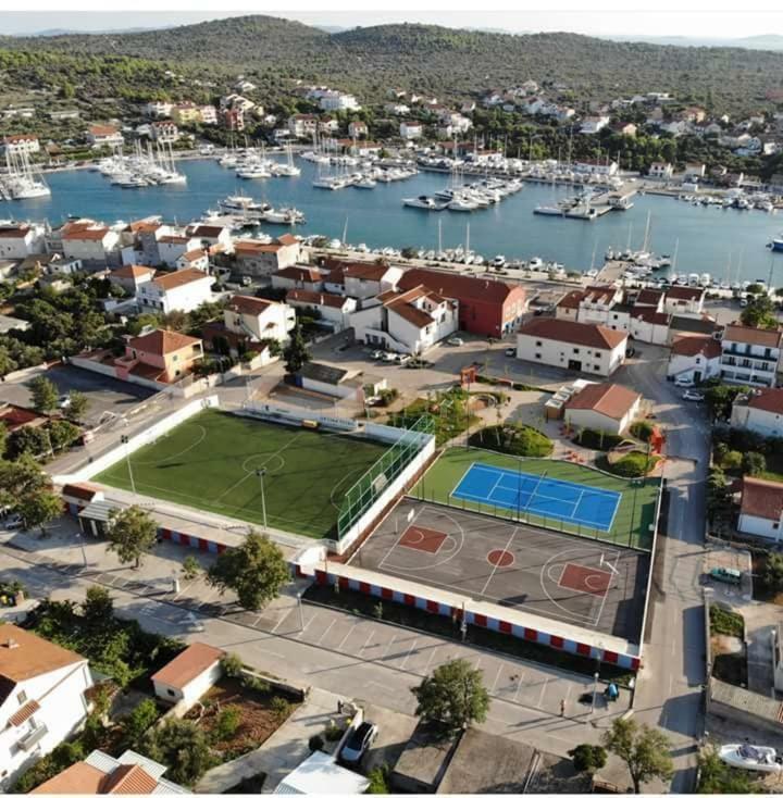 Apartment Dragana, Jezera, Island Murter Exterior foto